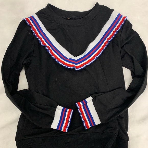 Ruffle Detail sweater - Picture 2 of 3